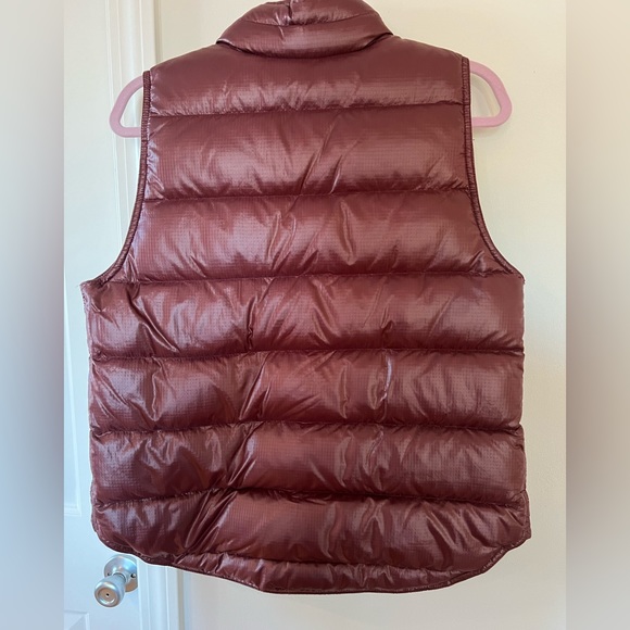 NWOT J.CREW Women’s Puffer Vest in Maroon/Copper - Picture 5 of 8